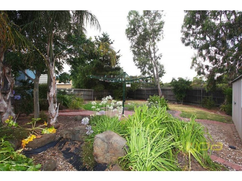 25 Billungah Place, Burnside VIC 3023