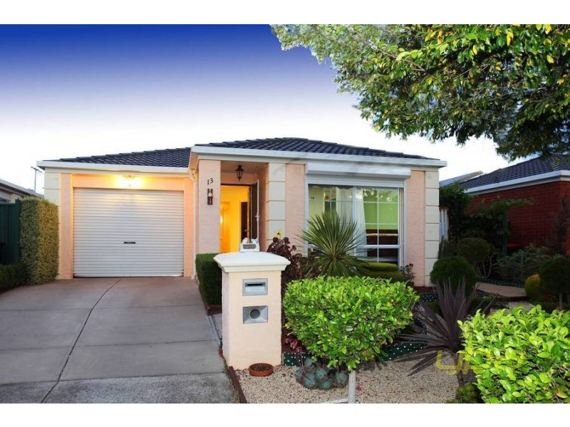 13 Klim Place, Burnside VIC 3023