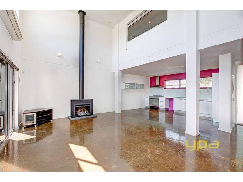 5 Fetcham Lane, Caroline Springs VIC 3023