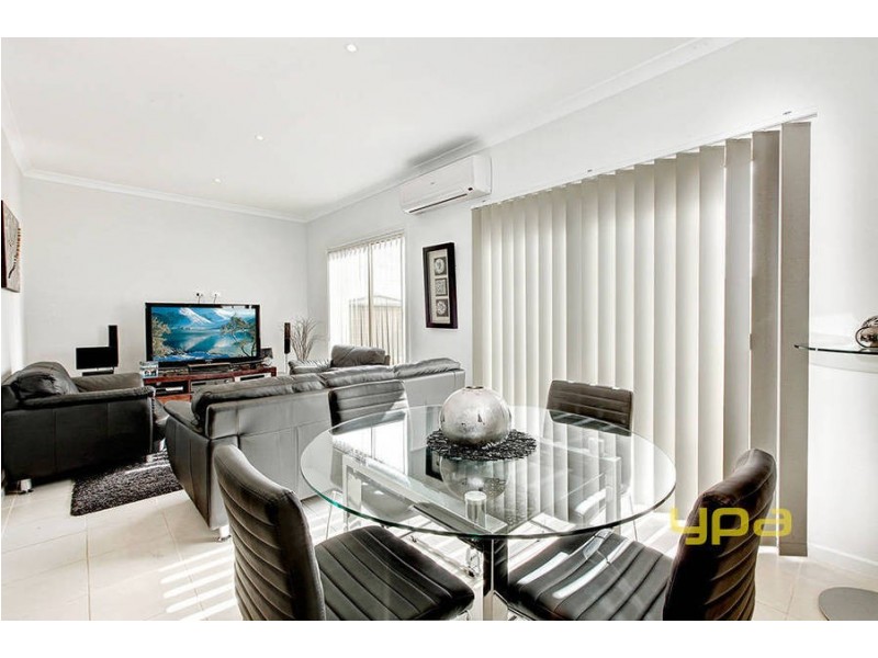 5/40 McCubbin Way, Caroline Springs VIC 3023