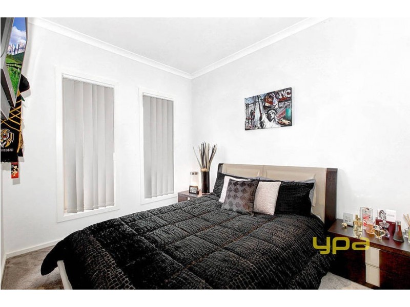 5/40 McCubbin Way, Caroline Springs VIC 3023