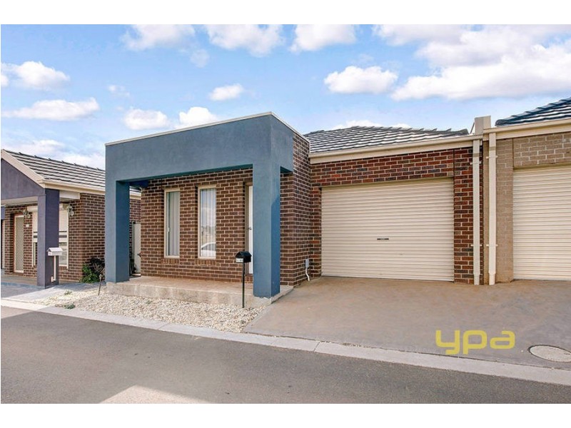 5/40 McCubbin Way, Caroline Springs VIC 3023