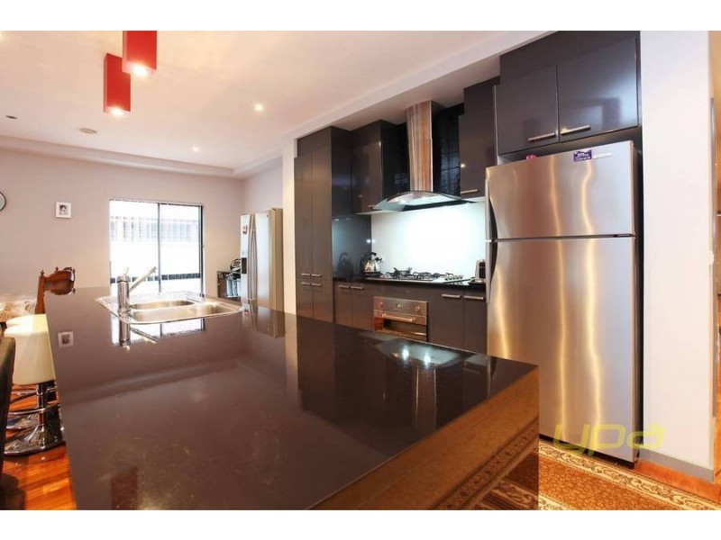 1 St Vincent Way, Caroline Springs VIC 3023