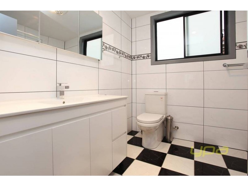 1 St Vincent Way, Caroline Springs VIC 3023