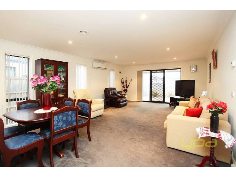 10 Cooma Place, Burnside Heights VIC 3023