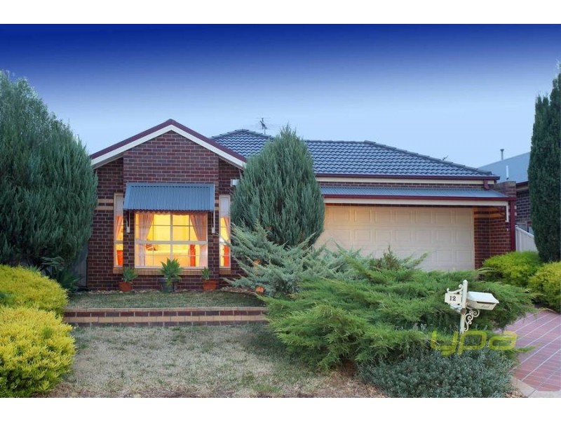 12 Macedon Close, Caroline Springs VIC 3023