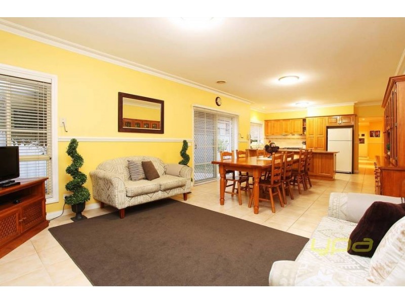 12 Macedon Close, Caroline Springs VIC 3023