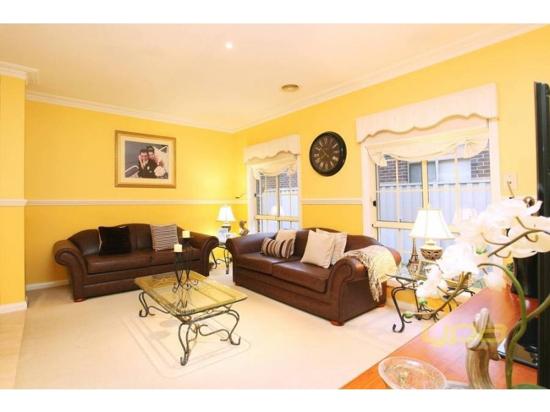 12 Macedon Close, Caroline Springs VIC 3023