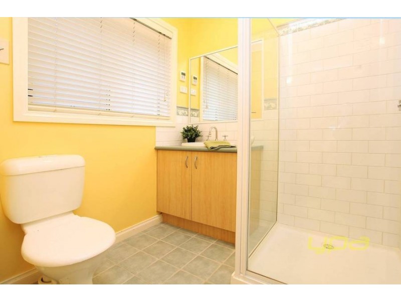 12 Macedon Close, Caroline Springs VIC 3023