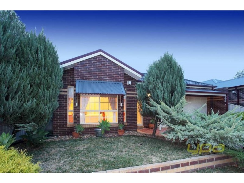 12 Macedon Close, Caroline Springs VIC 3023