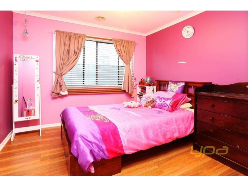5 Pro Hart Way, Caroline Springs VIC 3023