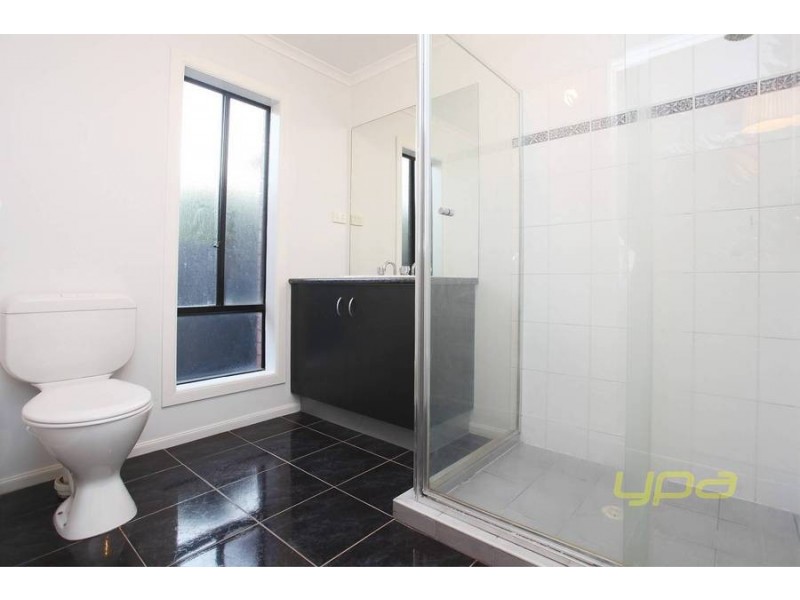 5 Pro Hart Way, Caroline Springs VIC 3023