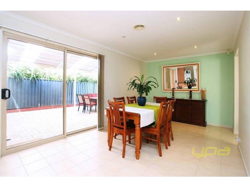 2 Pro Hart Way, Caroline Springs VIC 3023