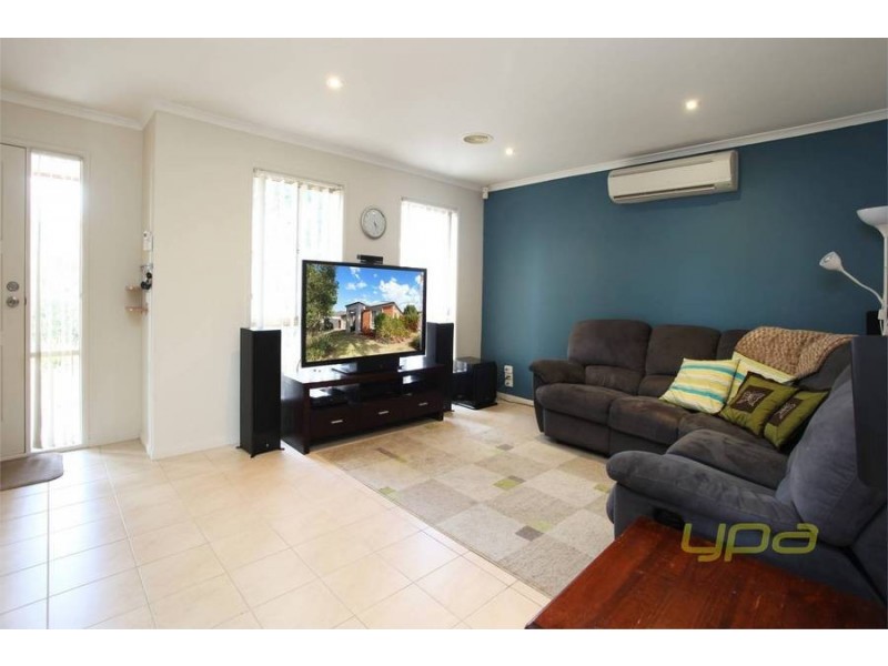 2 Pro Hart Way, Caroline Springs VIC 3023