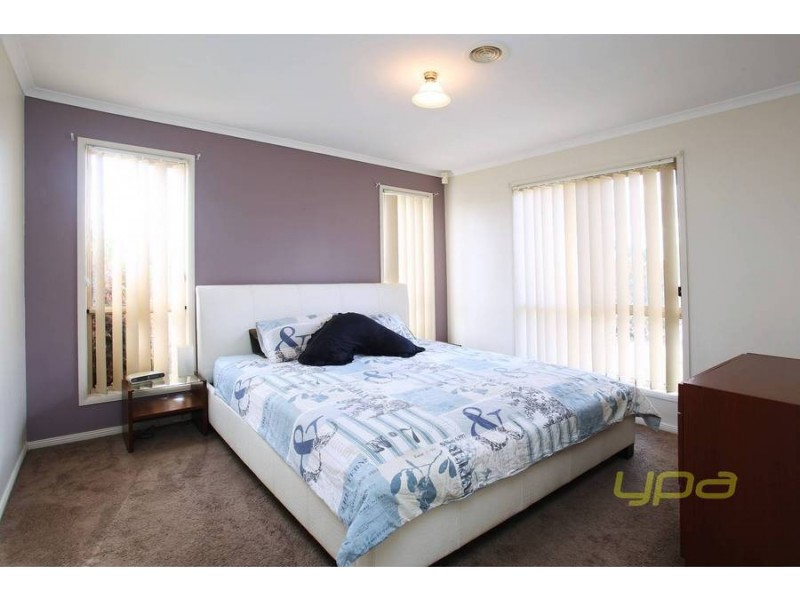 2 Pro Hart Way, Caroline Springs VIC 3023