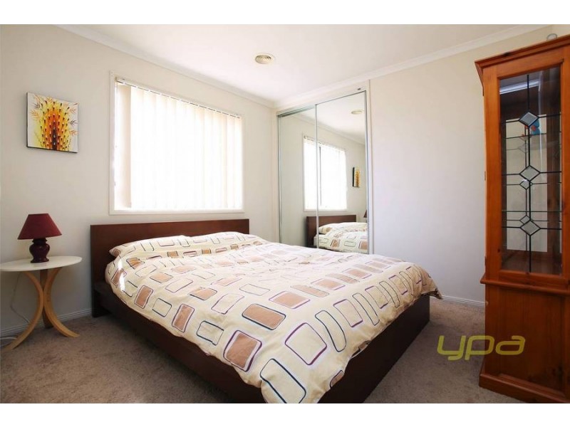 2 Pro Hart Way, Caroline Springs VIC 3023