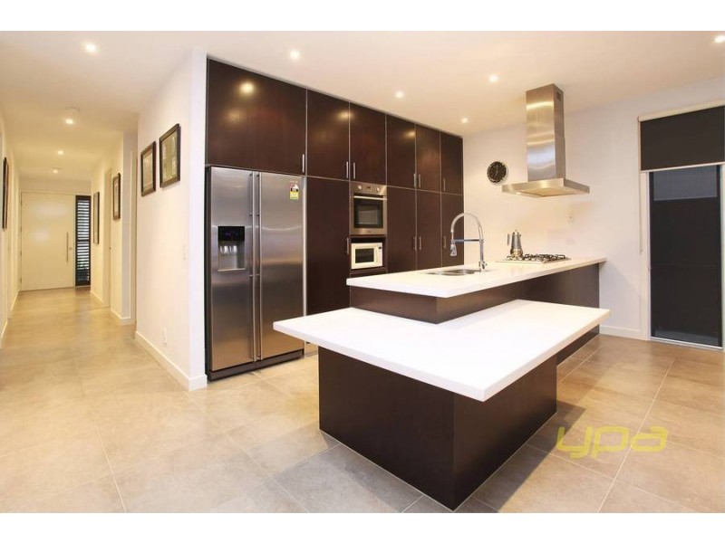 5 Kensington Street, Caroline Springs VIC 3023