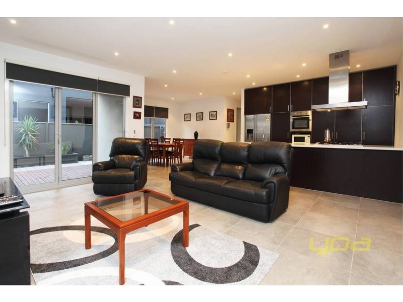 5 Kensington Street, Caroline Springs VIC 3023