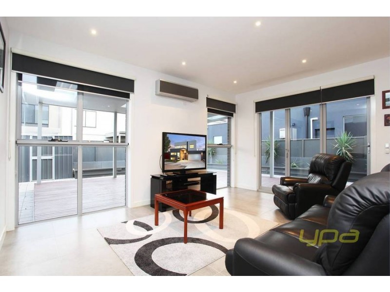 5 Kensington Street, Caroline Springs VIC 3023