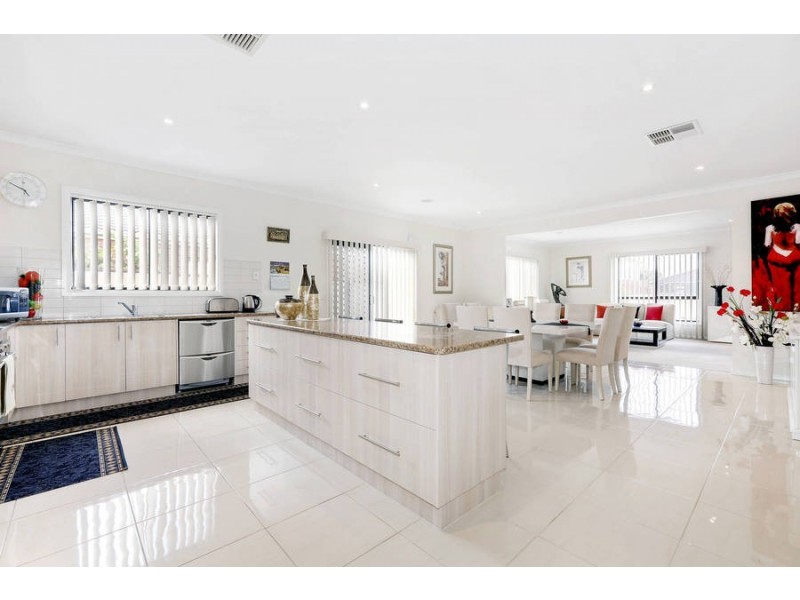 4 Connor Drive, Burnside Heights VIC 3023