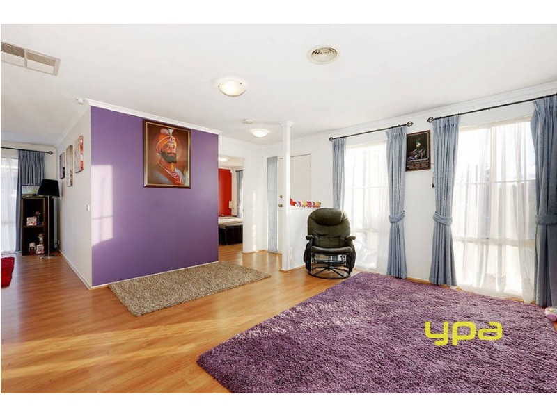 32 The Parkway, Caroline Springs VIC 3023