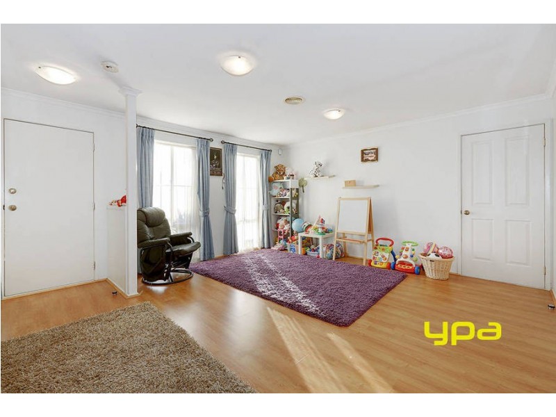 32 The Parkway, Caroline Springs VIC 3023