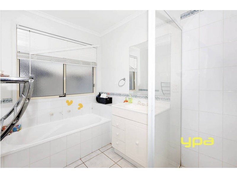 32 The Parkway, Caroline Springs VIC 3023