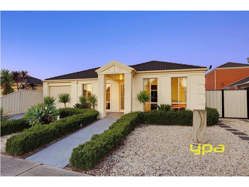 32 The Parkway, Caroline Springs VIC 3023
