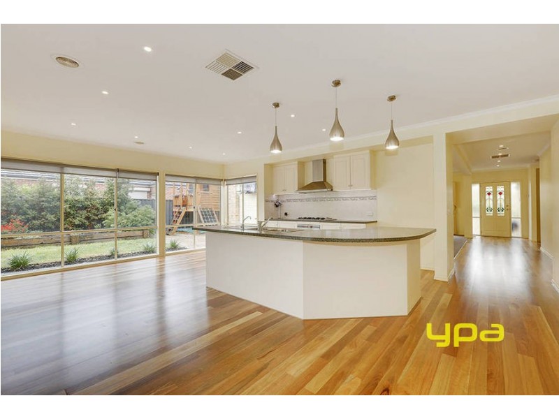 17 Pro Hart Way, Caroline Springs VIC 3023