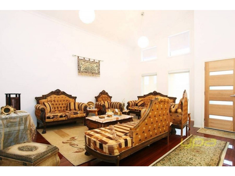 12 Burke Road, Burnside Heights VIC 3023