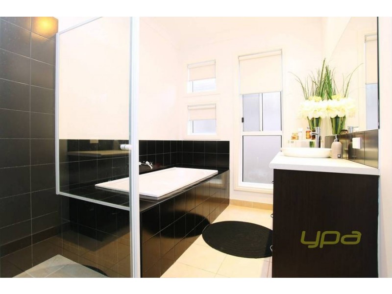 12 Burke Road, Burnside Heights VIC 3023