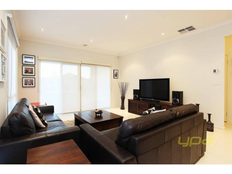 24 West Highland Drive, Burnside Heights VIC 3023