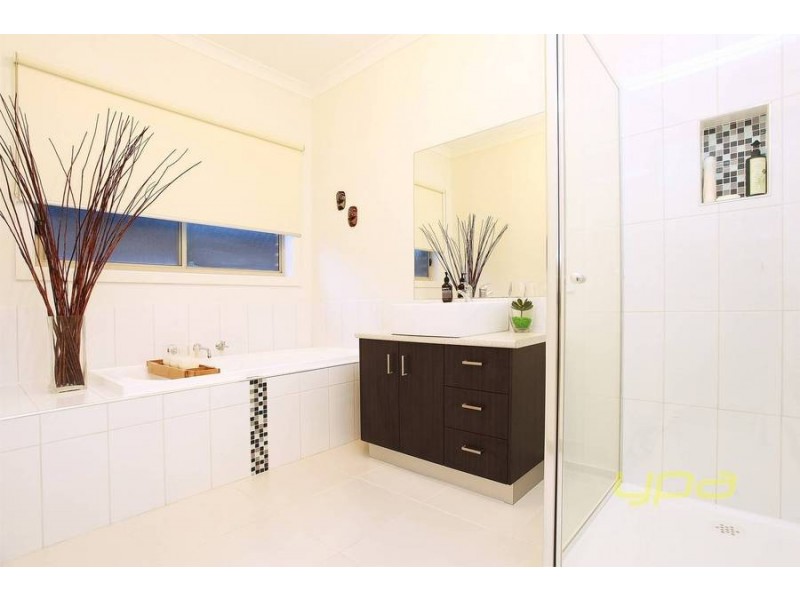 24 West Highland Drive, Burnside Heights VIC 3023