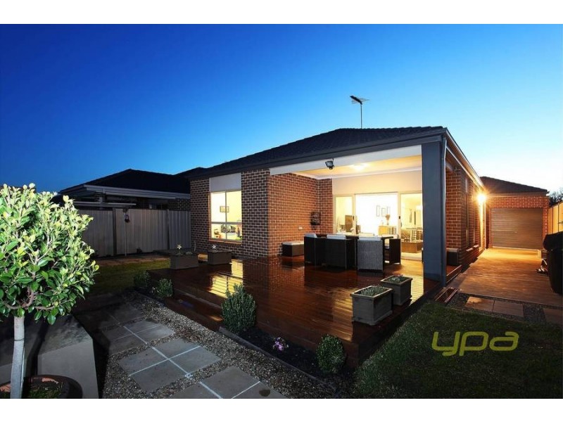 24 West Highland Drive, Burnside Heights VIC 3023