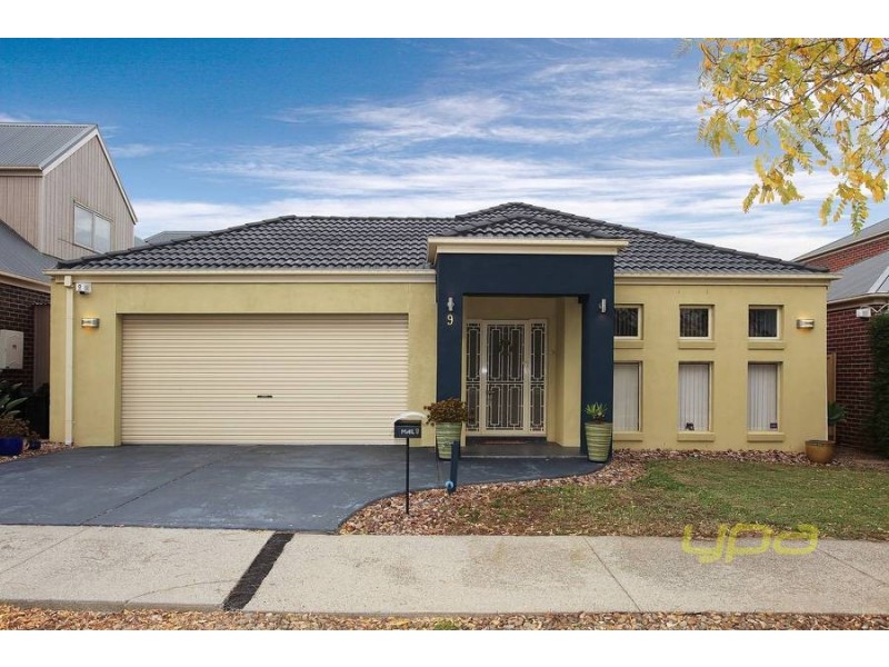 9 Wattlepark Street, Caroline Springs VIC 3023