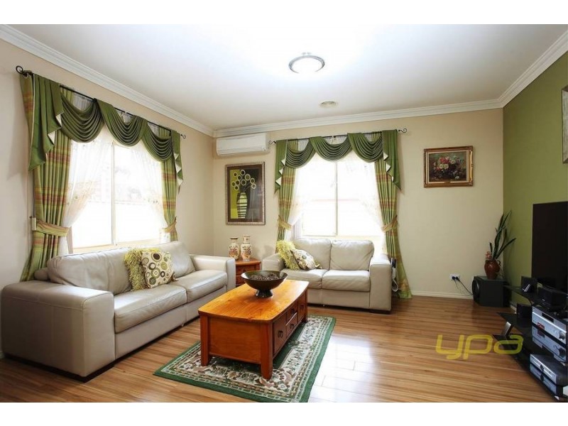 9 Wattlepark Street, Caroline Springs VIC 3023