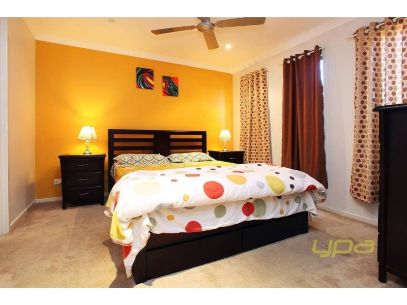 33 Cunningham Chase, Burnside Heights VIC 3023