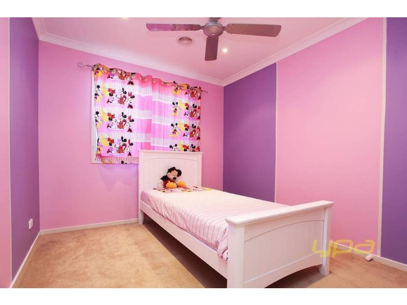 33 Cunningham Chase, Burnside Heights VIC 3023