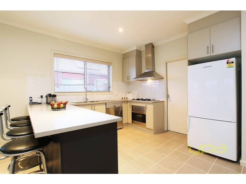 19 Waterside Drive, Burnside Heights VIC 3023