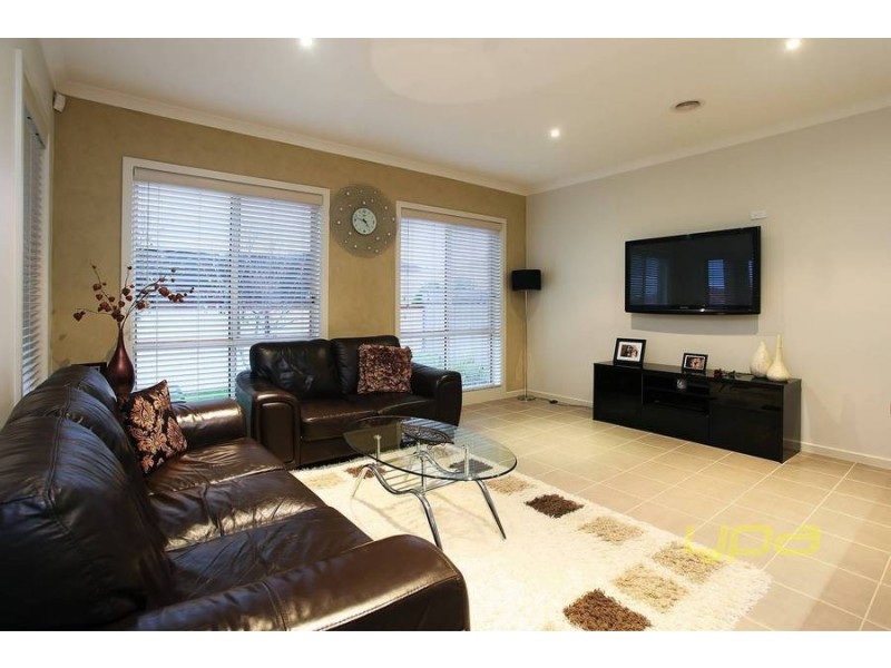 19 Waterside Drive, Burnside Heights VIC 3023