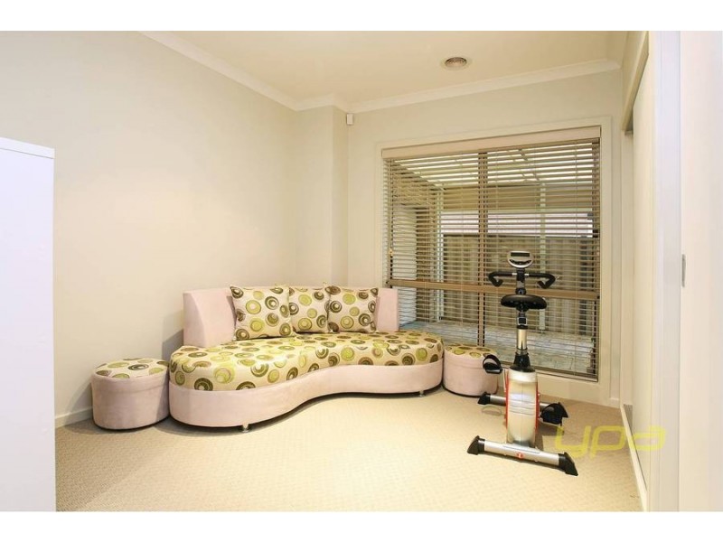 19 Waterside Drive, Burnside Heights VIC 3023