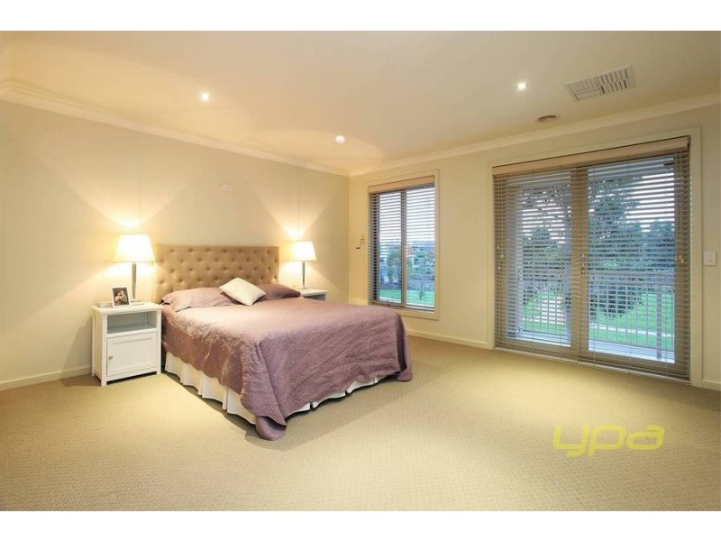 19 Waterside Drive, Burnside Heights VIC 3023