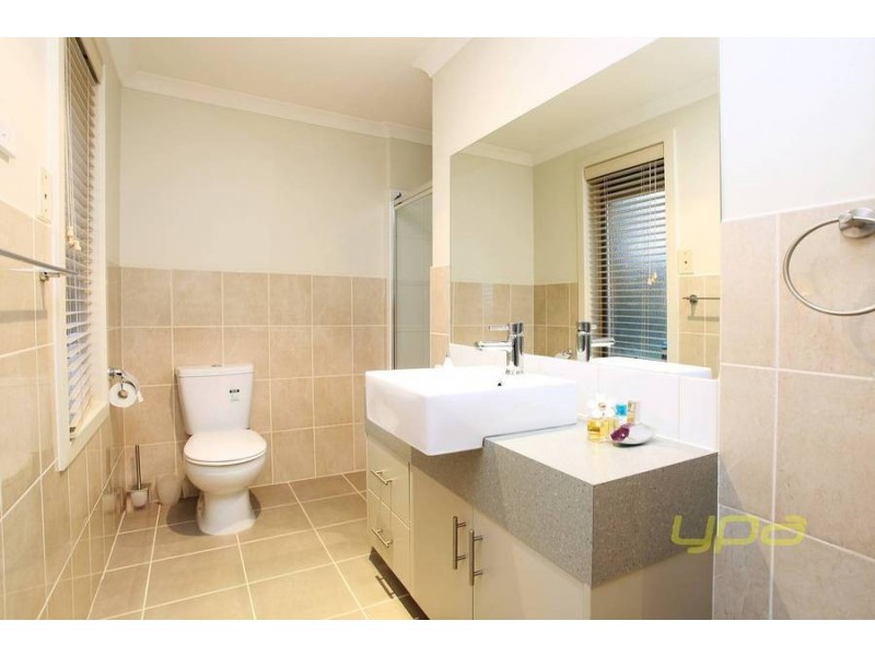 19 Waterside Drive, Burnside Heights VIC 3023