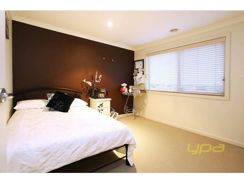 19 Waterside Drive, Burnside Heights VIC 3023