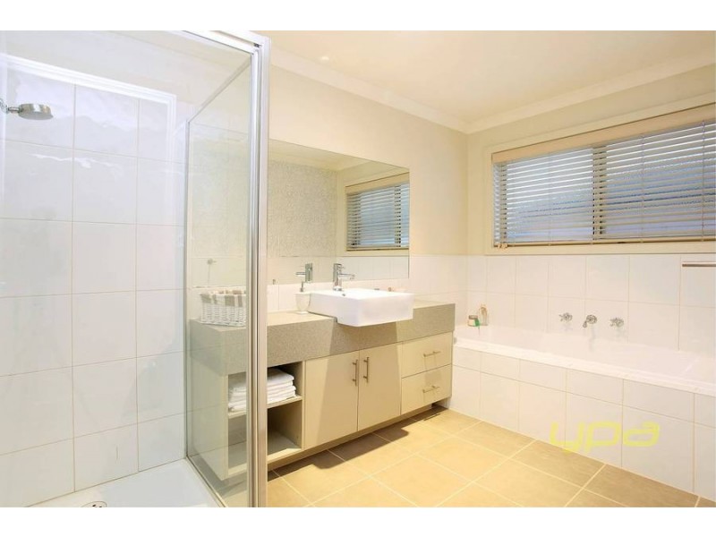 19 Waterside Drive, Burnside Heights VIC 3023