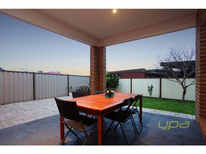 19 Waterside Drive, Burnside Heights VIC 3023