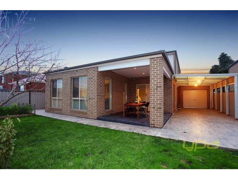 19 Waterside Drive, Burnside Heights VIC 3023