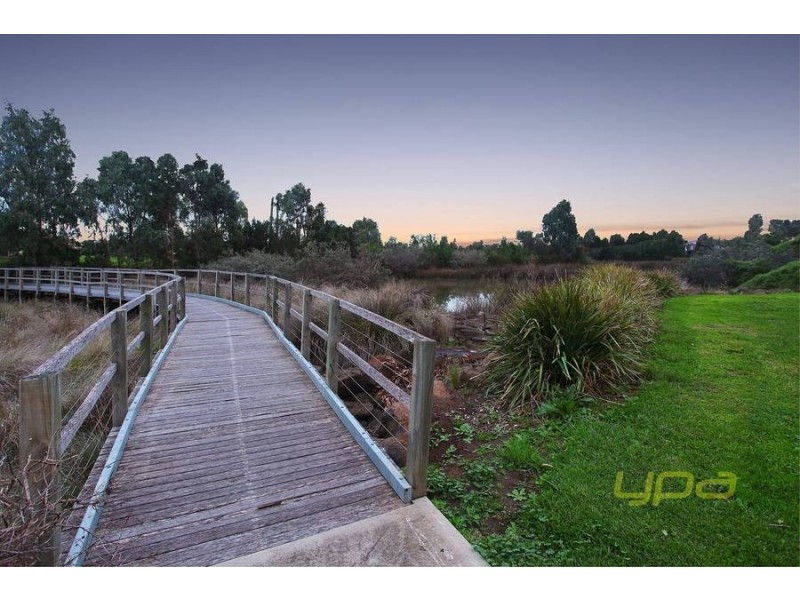 19 Waterside Drive, Burnside Heights VIC 3023