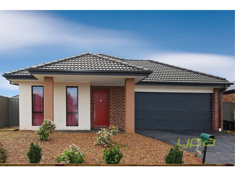 7 McLaren Chase, Caroline Springs VIC 3023