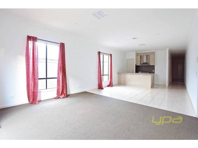 7 McLaren Chase, Caroline Springs VIC 3023